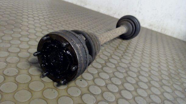 Foto: ANTRIEBSWELLE LINKS eines VW Golf