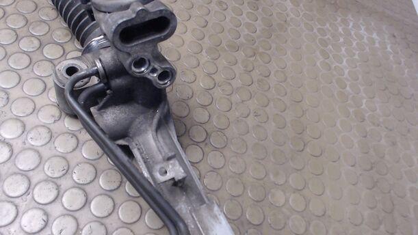 Foto: SERVOLENKUNG eines Opel Signum 3.0 V6 CDTI LX