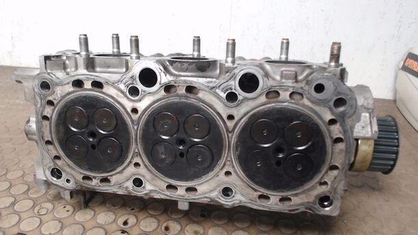 Foto: ZYLINDERKOPF Y30DT HINTEN 2. REIHE eines Opel Signum 3.0 V6 CDTI