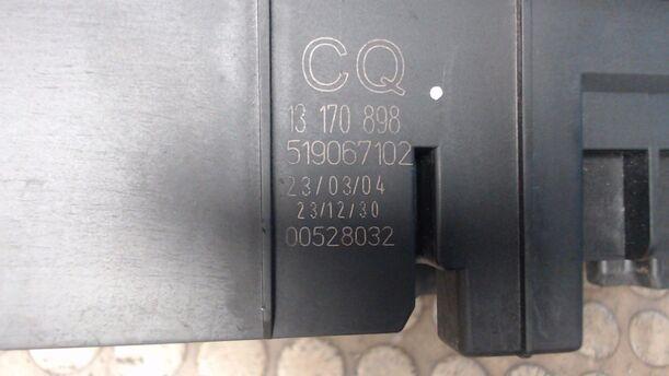 Foto: SICHERUNGSKASTEN eines Opel Signum 3.0 V6 CDTI