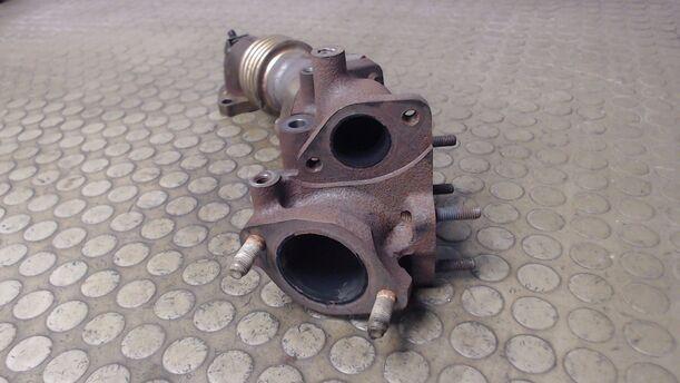 Foto: ABGASROHR TURBOLADER eines Opel Signum 3.0 V6 CDTI