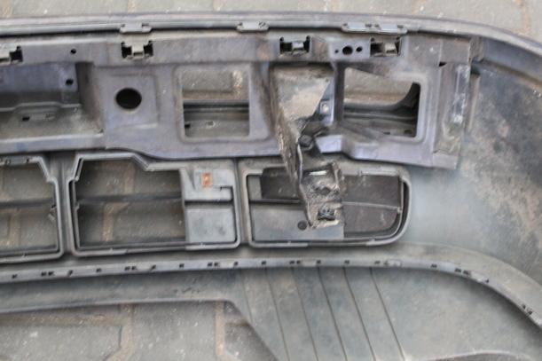 Foto: STOSSFÄNGER/ STOßSTANGE VORN eines VW Passat Variant 1.6 SLX
