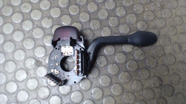 Foto: BLINKERSCHALTER/KOMBISCHALTER eines VW Passat Variant 1.6