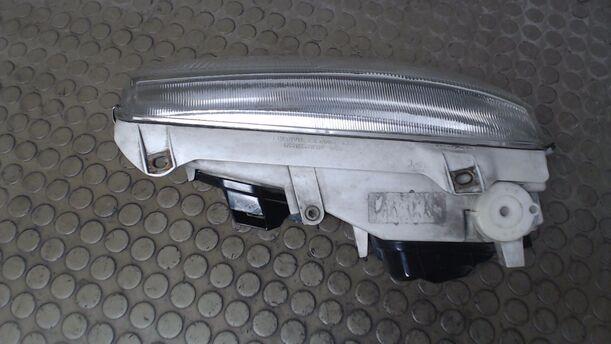 Foto: SCHEINWERFER RECHTS eines VW Passat Variant 1.6
