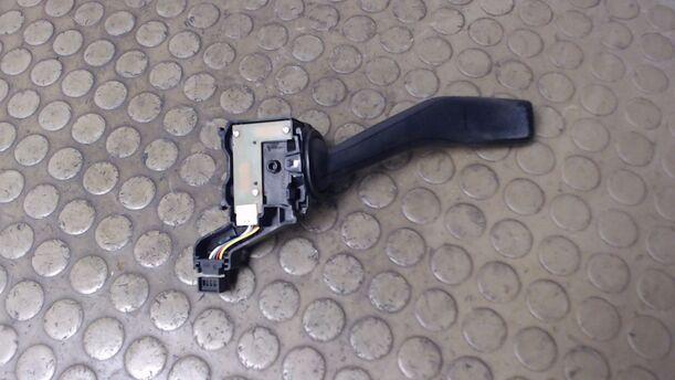 Foto: BLINKSCHALTER/KOMBISCHALTER eines VW Golf 1.9 TDI