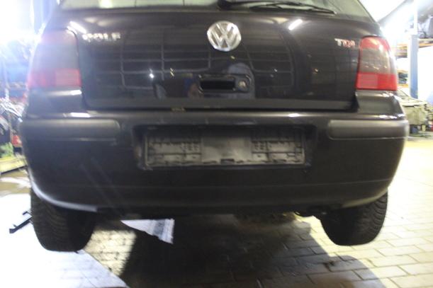 Foto: STOSSFÄNGER / STOSSSTANGE HINTEN eines VW Golf 1.9 TDI