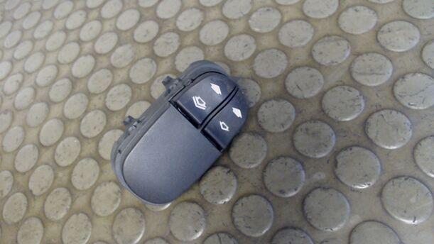 Foto: FENSTERHEBERSCHALTER eines Ford Focus