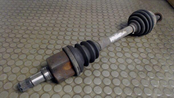 Foto: ANTRIEBSWELLE VORN LINKS eines Ford Focus