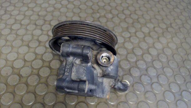Foto: PUMPE SERVOLENKUNG / SERVOPUMPE eines Ford Focus