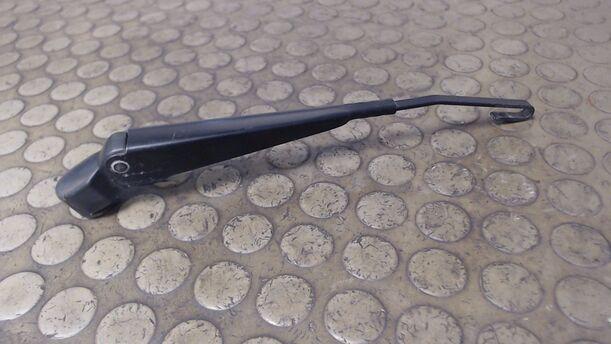 Foto: SCHEIBENWISCHERARM HINTEN eines Ford Focus Turnier