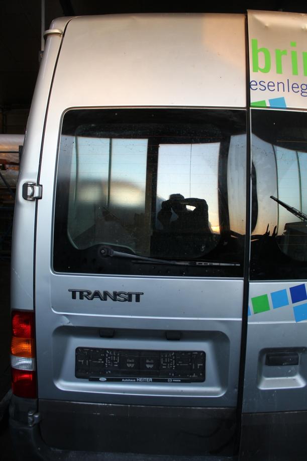 Foto: HECKTÜR LINKS eines Ford Transit 330 L TDE Lkw LX