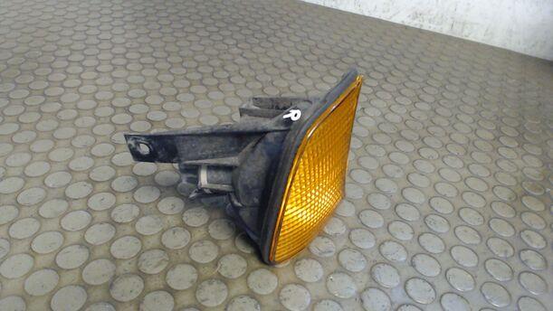 Foto: BLINKER VORN RECHTS eines BMW 520i 24V
