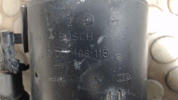 Foto: ANLASSER / STARTER BOSCH eines BMW 520i 24V