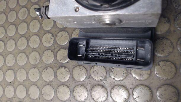 Foto: HAUPTBREMSAGGREGAT ABS eines Ford Fiesta 1.25