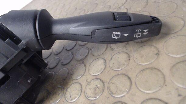 Foto: BLINKSCHALTER/KOMBISCHALTER eines Ford Fiesta 1.25