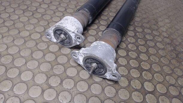 Foto: STOSSDÄMPFERPAAR HINTEN eines Ford Fiesta 1.25