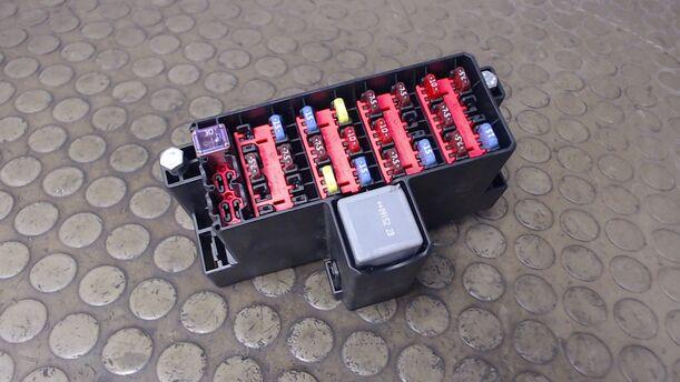 Foto: SICHERUNGSKASTEN eines Ford Fiesta 1.25