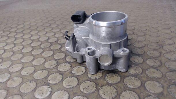 Foto: DROSSELKLAPPENSTUTZEN eines Ford Fiesta 1.25