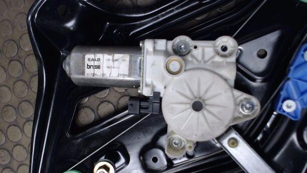 Foto: FENSTERHEBER ELEKTRISCH HINTEN RECHTS eines Saab 9-3 1.8 t Cabrio