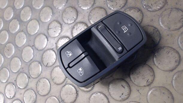 Foto: FENSTERHEBERSCHALTER eines Opel Corsa 1.0 12V