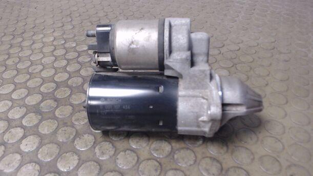 Foto: ANLASSER / STARTER BOSCH eines Opel Corsa 1.0 12V GL