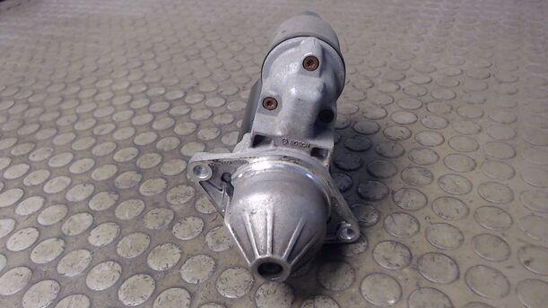 Foto: ANLASSER / STARTER BOSCH eines Opel Corsa 1.0 12V GL
