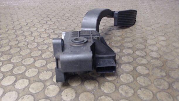 Foto: GASPEDAL eines Opel Corsa 1.0 12V