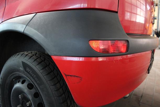 Foto: STOßSTANGE / STOSSFÄNGER HINTEN eines Opel Corsa 1.0 12V