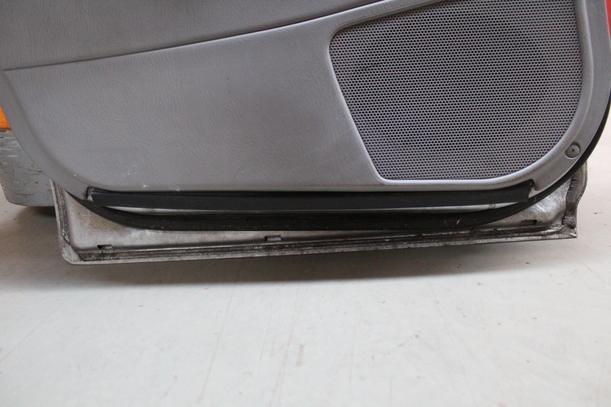 Foto: TÜR HINTEN LINKS eines Mazda 626 2.0 TD