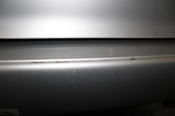 Foto: STOSSSTANGE / STOSSFÄNGER HINTEN eines Mazda 626 2.0 TD