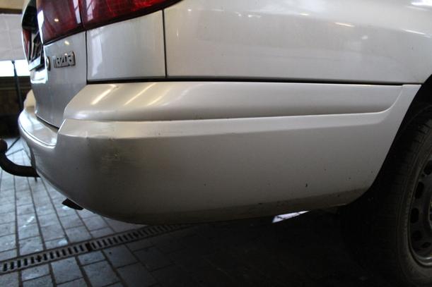 Foto: STOSSSTANGE / STOSSFÄNGER HINTEN eines Mazda 626 2.0 TD