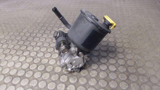 Foto: PUMPE SERVOLENKUNG eines Mazda 626 2.0 TD