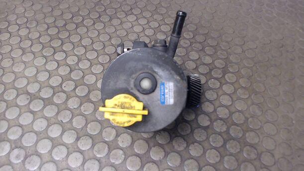 Foto: PUMPE SERVOLENKUNG eines Mazda 626 2.0 TD