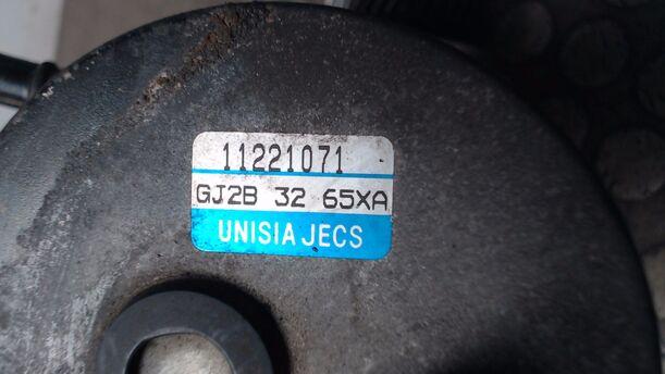 Foto: PUMPE SERVOLENKUNG eines Mazda 626 2.0 TD