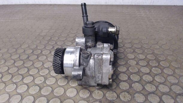 Foto: PUMPE SERVOLENKUNG eines Mazda 626 2.0 TD