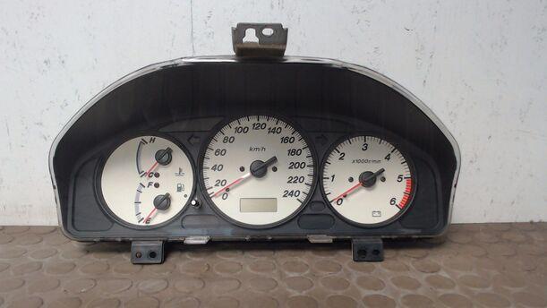 Foto: TACHOEINHEIT eines Mazda 626 2.0 TD