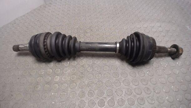 Foto: ANTRIEBSWELLE VORN LINKS eines Volvo 850 2.5-20V