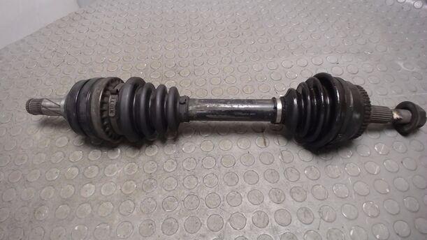 Foto: ANTRIEBSWELLE VORN LINKS eines Volvo 850 2.5-20V