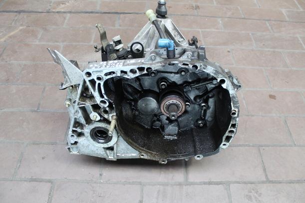 Foto: SCHALTGETRIEBE 5-GANG JR5104 eines Renault Scenic 1.6 16V