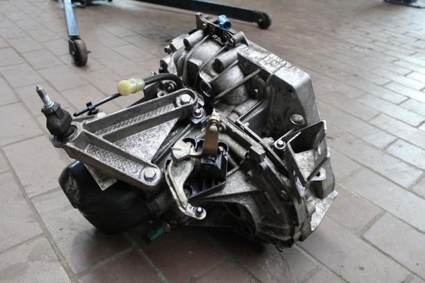 Foto: SCHALTGETRIEBE 5-GANG JR5104 eines Renault Scenic 1.6 16V