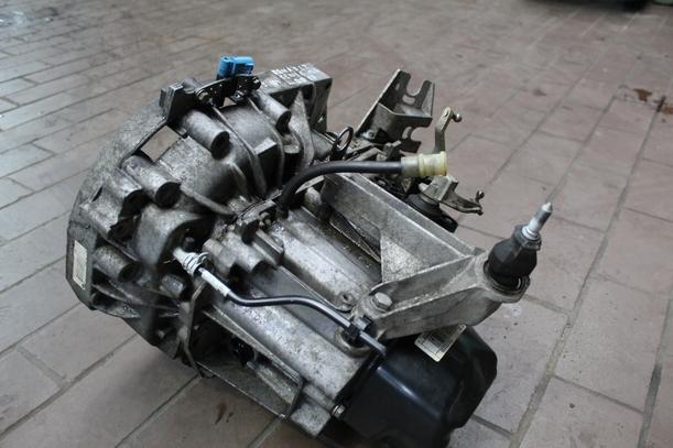 Foto: SCHALTGETRIEBE 5-GANG JR5104 eines Renault Scenic 1.6 16V