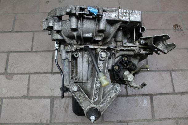Foto: SCHALTGETRIEBE 5-GANG JR5104 eines Renault Scenic 1.6 16V