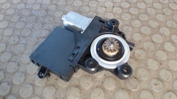 Foto: FENSTERHEBERMOTOR HINTEN RECHTS eines Volvo V50 1.6D DPF DRIVe Start/Stop