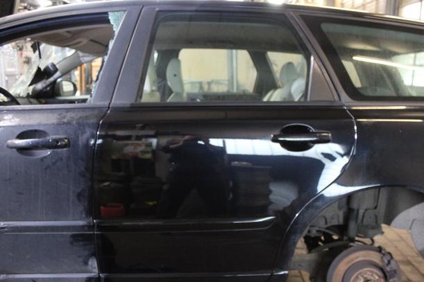 Foto: TÜR HINTEN LINKS eines Volvo V50 1.6D DPF DRIVe Start/Stop