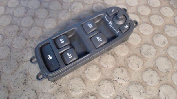 Foto: SCHALTER FENSTERHEBER eines Volvo V50 1.6D DPF DRIVe Start/Stop