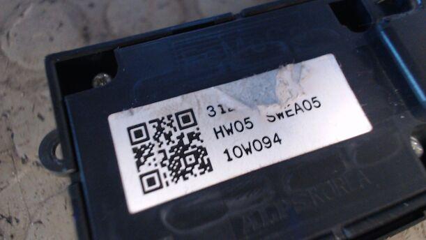 Foto: SCHALTER FENSTERHEBER eines Volvo V50 1.6D DPF DRIVe Start/Stop