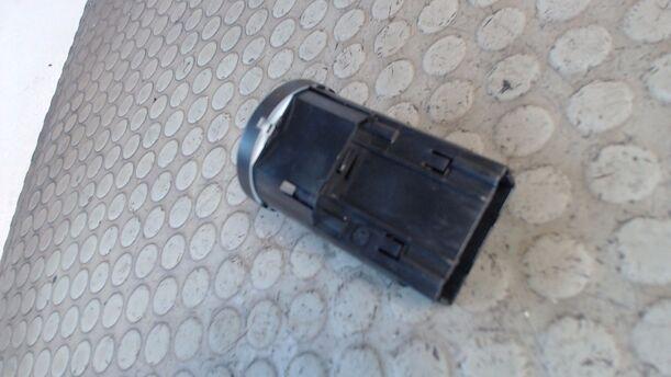 Foto: LICHTSCHALTER eines VW Passat Variant 1.6