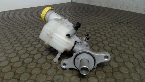 Foto: HAUPTBREMSZYLINDER eines Ford Ka 1.2