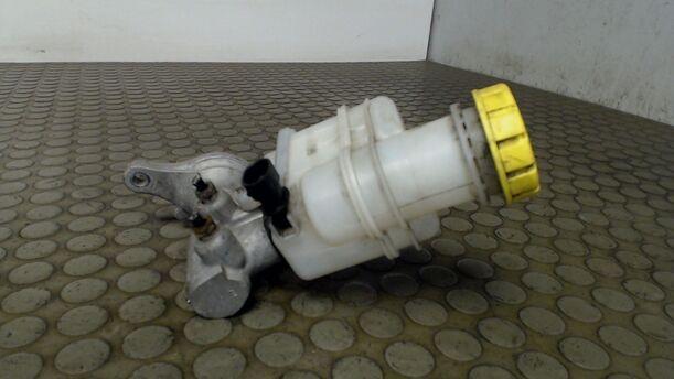 Foto: HAUPTBREMSZYLINDER eines Ford Ka 1.2