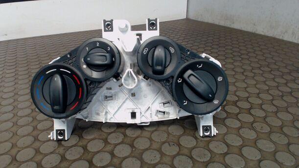 Foto: HEIZUNGSBETÄTIGUNG eines Ford Ka 1.2 Executive